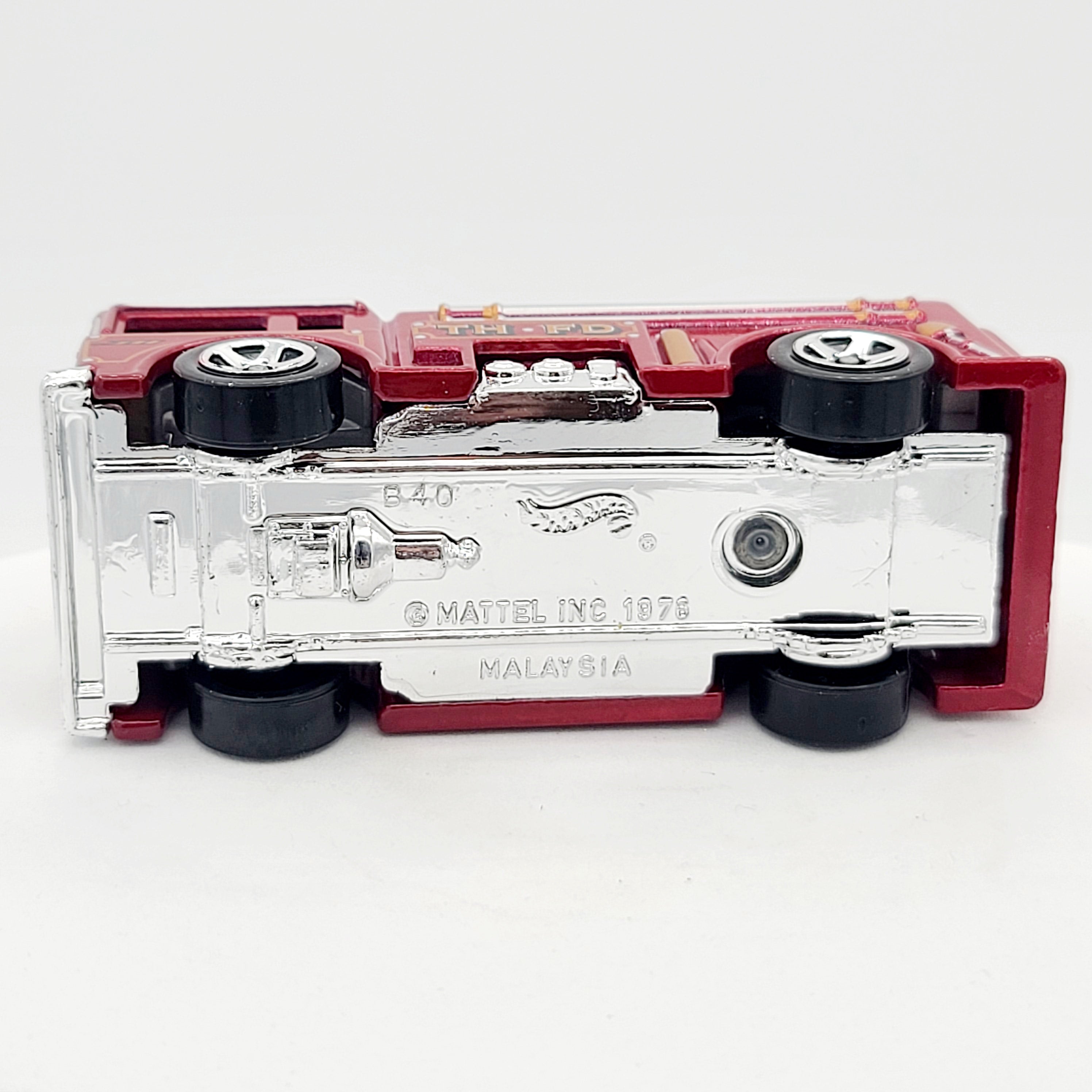 Hot Wheels Fire Eater Fire Engine (2009 HW Basic - Treasure Hunt)